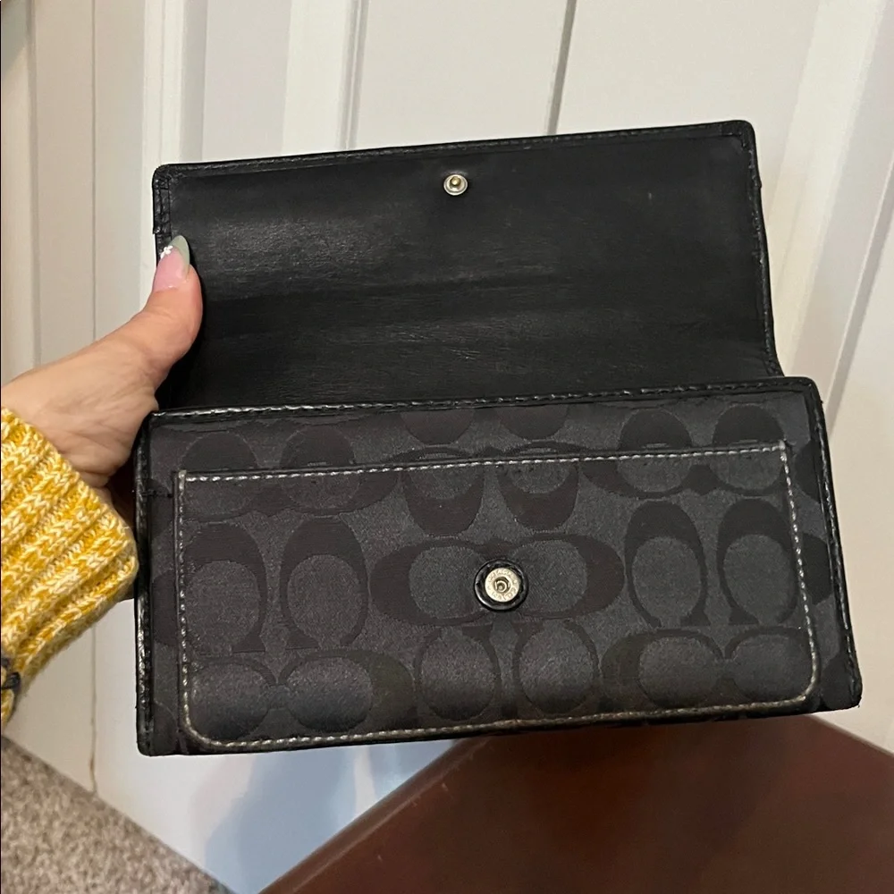 Coach Vintage Ashley Trifold Wallet Black Signature Logo Canvas Leather
